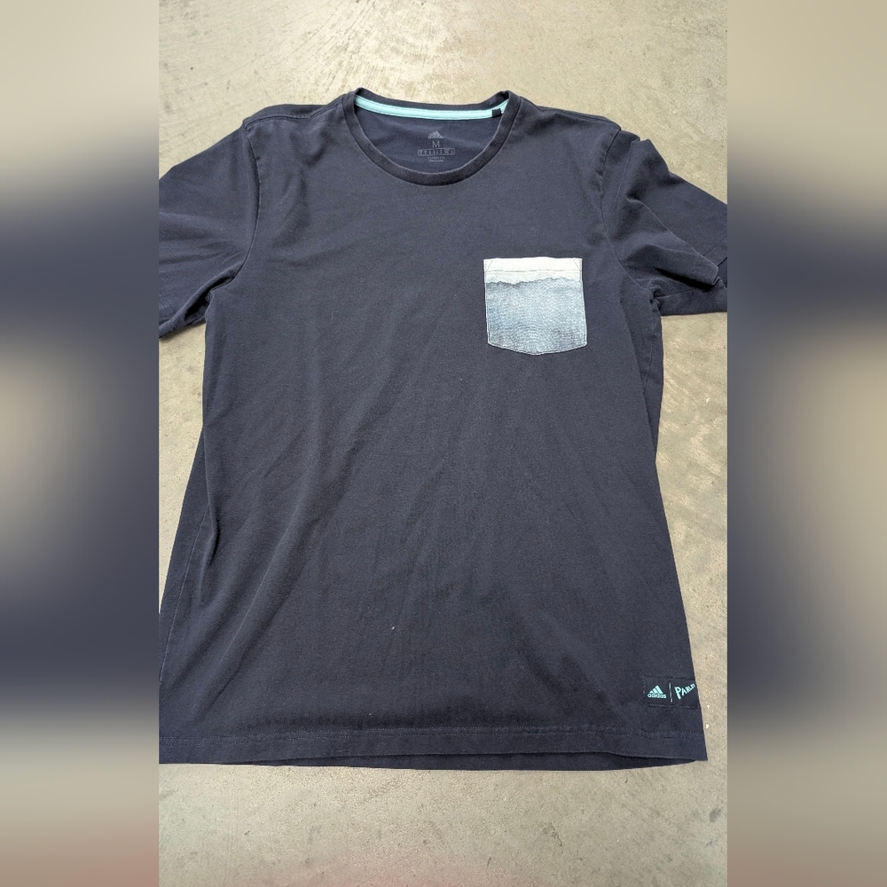 Adidas Shirt Sleeve Tee, Medium - Picture 2 of 5